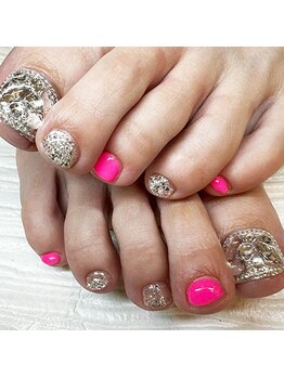 2本敷き詰め4980円フットネイル