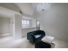 ボーテヌール(Beaute Nheur)の雰囲気（地中海リゾートをイメージしたエレガントな店。）