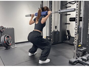 トップスタイル パーソナルジム(TOPSTYLE PERSONAL GYM)の写真/【下半身太りが気になる方必見！後ろ姿美人に♪】マンツーマン指導で気になる体のお悩みを徹底的にケア♪