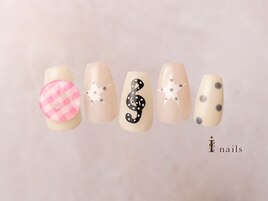 ドット音符手描きネイル