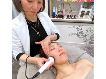 グレースエール トータルビューティーサロン(Grace Aile)の写真/＊期間限定＊【 小顔矯正＋毛穴洗浄 】たるみ毛穴もキュッと引締まりハリのある肌へ◎初回￥13,200