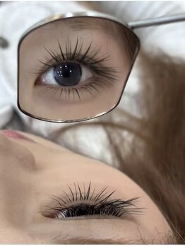 ユナニナサロン 上野店(unanina salon)の写真/人気No.1のワンホンデザイン♪高いデザイン力で叶える今っぽ束感まつげ★