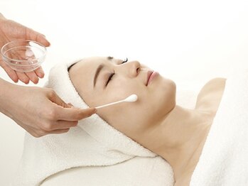 ルナ(Runa)/スノーピール施術の様子