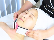 低出力レーザーダイオード照射～5分【脂肪分解/エイジングケア/小顔/韓国/毛穴/フェイシャル/ブライダル】