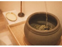 【本格よもぎ蒸し専門店】蒸美-MUSUBI- 個室×温活 大府店【8月NEW OPEN(予定)】の雰囲気(厳選した無農薬よもぎで、心と体を巡らせ、やさしく整える。)