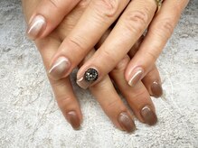 キャンアイドレッシー 三鷹ネイルサロン/マグネット＋長さだし、ストーン