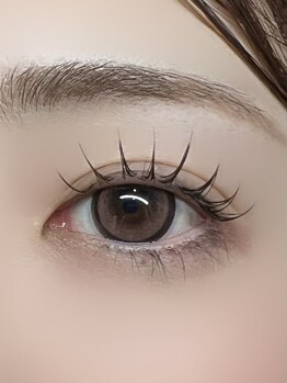 イー(iii)/ナチュラルまつエク