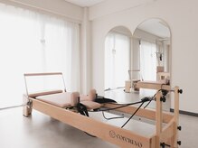 ポア(POA)の雰囲気（白ピンクを基調とした女性専用、プライベート空間♪）