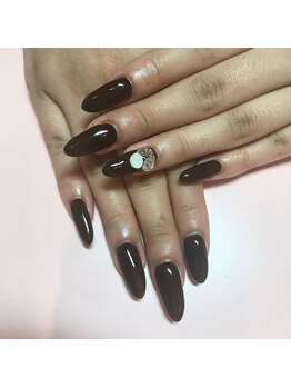 シンプルブラウンネイル