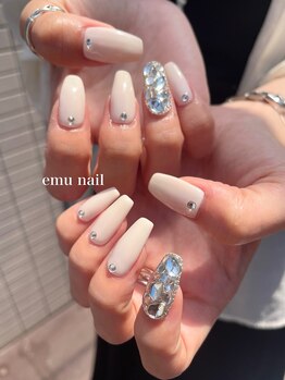 エム ネイル(emu nail)/ビジューデザイン☆