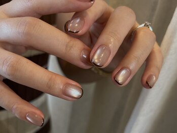 ネイルゲートイリス 吉祥寺(nail:gate iris.)の写真/オフィスでも浮かないシンプルなニュアンスデザインが大人気♪デザインが選べる定額コースも◎[吉祥寺]