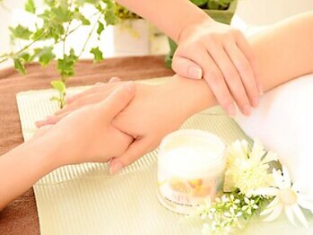 プリナチュール 新宿店の写真/【指先をもっと綺麗に魅せたい!】ネイルケア専門店だからこそ健康的かつ爪本来の美しさで"魅せる指先"に♪