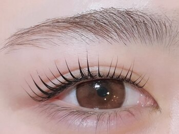 マヴィ 小倉南店(Ma vie)の写真/【話題のブラックティント導入店】持ち定評&仕上がり満足度◎眉とまつげ整えるだけで、心まで上向く。