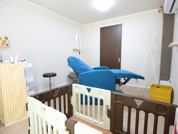 ガンリキ(GANRIKI)の写真/お子様同伴OK♪毎日頑張るママへ、一人ひとりに寄り添うプライベートサロンでナチュラルな目元をお届け！