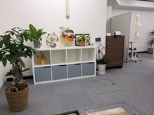 エスポワ整体院 静岡駅前店の雰囲気（広々とした院内）