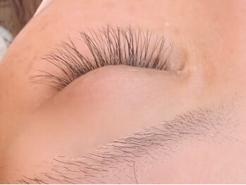 エーナナ(A7)の写真/☆NEW OPEN☆忙しいママさんには”高持続マツエク”がダントツ人気★ボリュームラッシュ￥120本￥5300