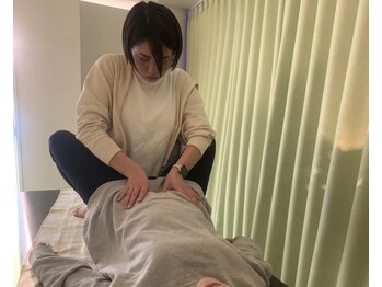 ツバキ(TUBAKI)/施術とよもぎ蒸しで身体リセット