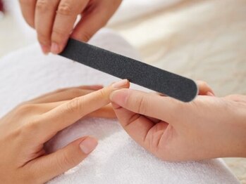 クーラ アンド ベリッシモ(Cura&Bellissimo)の写真/＼おひとり様貸切空間でゆったり爪ケア／整った爪先で気分もアップ♪手肌ケアメニューもあり！メンズ大歓迎