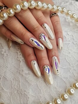 ローラネイル(Roller nail)/ジェル1色ストーン乗せ放題¥7000