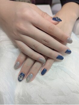 エムデコビューティ(M-DecoBeauty)/秋、冬にもピッタリ！濃青カラー