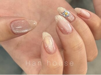 ハンハウス(Hanhouse)の写真/シンプルで上品なデザイン~お洒落トレンドアートまで♪季節に合わせたお任せニュアンスネイルも人気♪