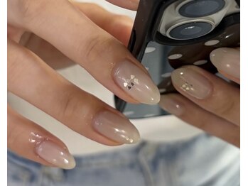 シル ネイル 江坂(Cil nail)の写真/江坂2分◆指先を上品に彩る大人ニュアンスネイル。長く楽しむものだからこそ、上質な商材・ケア・接客を。