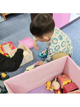 かおりビューティサロン/ママさんと一緒に来院のお子さま