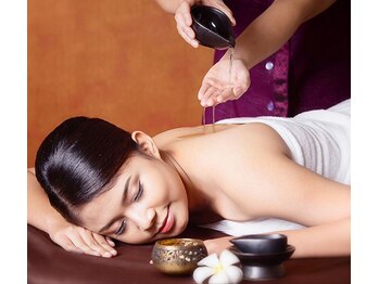 ナーラック(naa rak)/☆アロマオイルリンパマッサージ