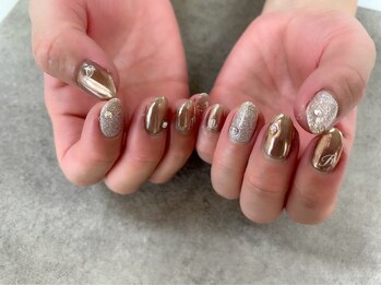 ブラウンミラーネイル