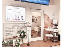 カワノビューティーサロン 周南店(KAWANO)の雰囲気（星プラザ2階黄色エスカレーター近、携帯ショップ/キャンドゥ隣）