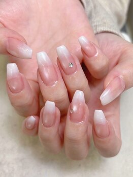 ユープラス(YU+)の写真/【飾りすぎない美しさ】シンプルネイル・ネイルケア技術◎あなたの雰囲気に合わせてデザインをご提案!