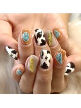 モモ(Momo)/ボーホーネイル