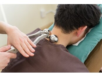 高田馬場名倉堂鍼灸接骨院/ロ-ラ-施術