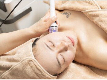 ココルアナ(COCO LUANA)の写真/《速攻ほうれい線撃退たるみケア》筋膜リフトUPマシーン+小顔リンパ90分¥4400