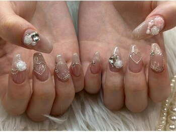 ネイルアンドアイラッシュスタジオ シュシュ(chouchou)の写真/【パラジェルライセンス全員取得認定サロン】理想を追求するためにご用意した豊富なカラー/パーツが魅力的!