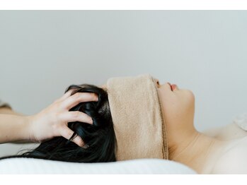 ネイ(nei)の写真/初めての方へ♪ヘッドスパで首肩こりスッキリ！洋服着たままもみほぐしで心も体も軽やかに！