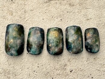 シープラスエー(C+A)/華やか天然石風ネイル