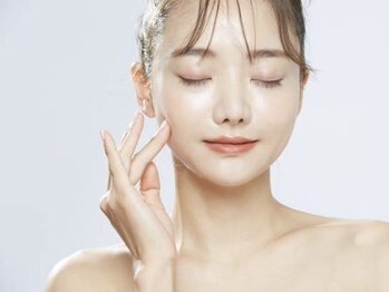 Elmina Calm【エルミナカーム】の写真/【ハリツヤUP!くすみ・小ジワ・毛穴ケア◎4980円】ヒト幹細胞美容液×エレクトロポレーションで肌質改善