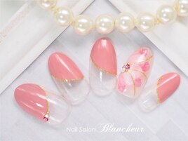 くすみピンクと手描き大花ネイル