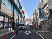 グイット モダン 千葉店(Goo-it! MODERN)/7）ヨドバシカメラの横を通り