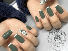 ブラン(Blanc)/ゼブラフレンチネイル