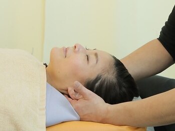 ムゲン(MUGEN)の写真/【美容鍼×リフトアップ施術】美容鍼+頬まわりや顎まわりのむくみを取る事に集中した美容コースをご用意◎