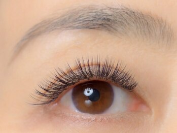 フリオ 藤枝店(julio)の写真/やりすぎ感ゼロ!自まつ毛が伸びたような、品格ある圧倒的ボリュームが魅力♪モチの良さも実感してください!