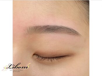リーボン 渋谷店(Libom)の写真/眉毛で垢抜けたい女性必見!【平日限定割♪美眉スタイリング(カット込)¥2980】