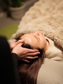 眠りの木/施術風景