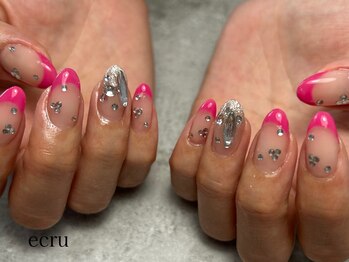 エクリュ(ecru)/南国市 フレンチネイル
