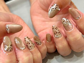 タフィーネイル(Taffy Nail)の写真/華やかな豪華デザイン5590円・6590円★フォトギャラリーで店内の全デザインを掲載中★
