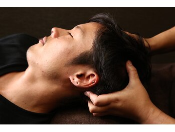 ヘッドマニア 新橋店/新橋ヘッドスパ/小顔/たるみ