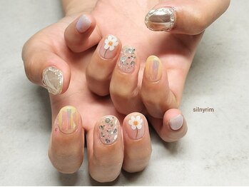 シルニー リム(Silny rim)/アシンメトリーニュアンスネイル