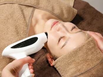 ガーネ(GARNE)の写真/「最近なんか老けたかも」フェイスラインのぼやけ、深くなったほうれい線その原因改善しませんか?